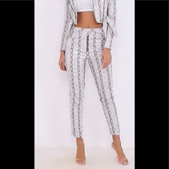 Pretty little things faux leather Grey Front Zip Snake Print Pants sz 8 - Picture 5 of 12
